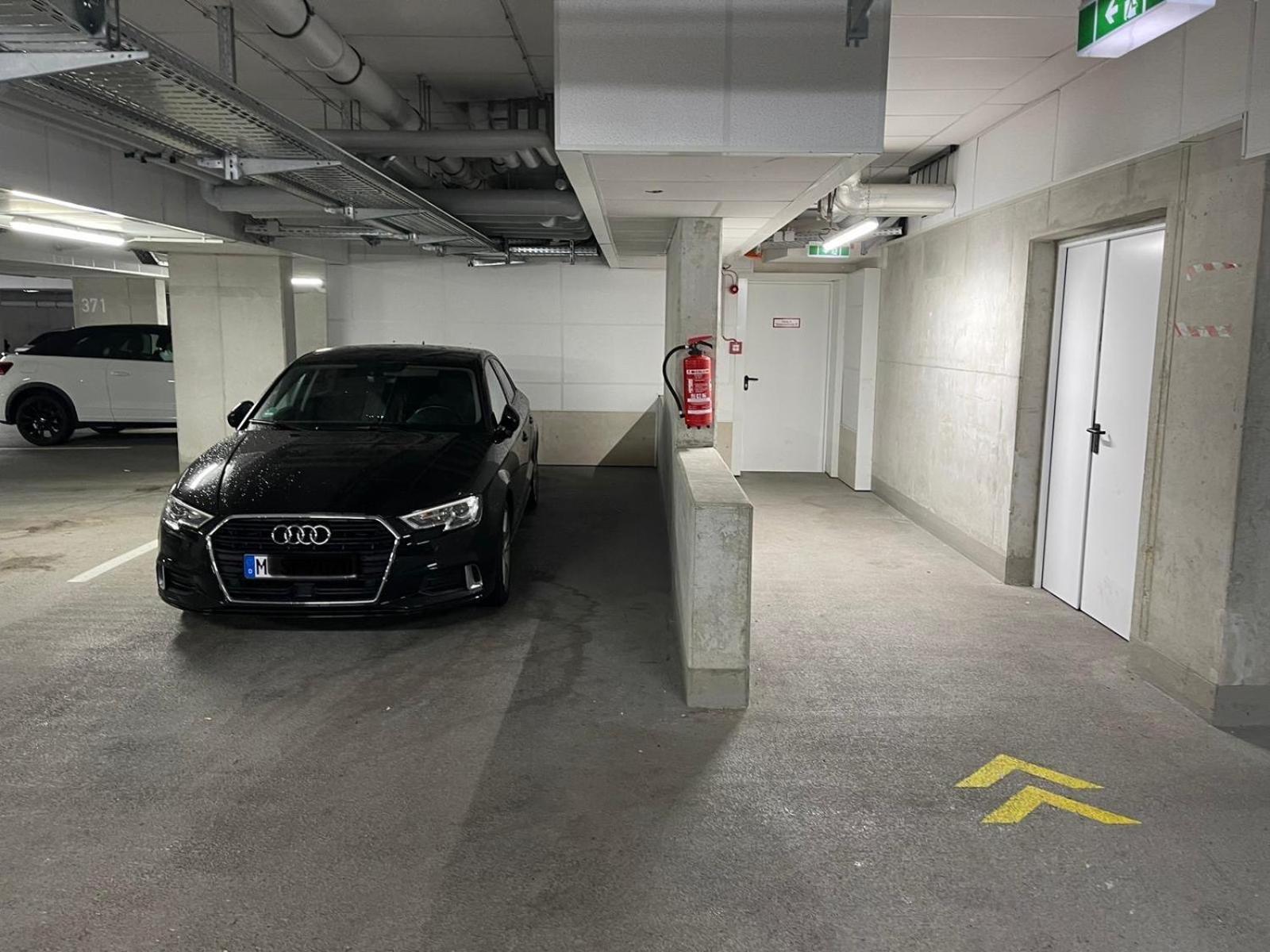 Studio Und Parkplatz Naehe Englischen Garten *